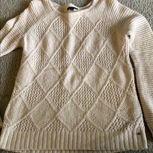 American Eagle Sweater!
